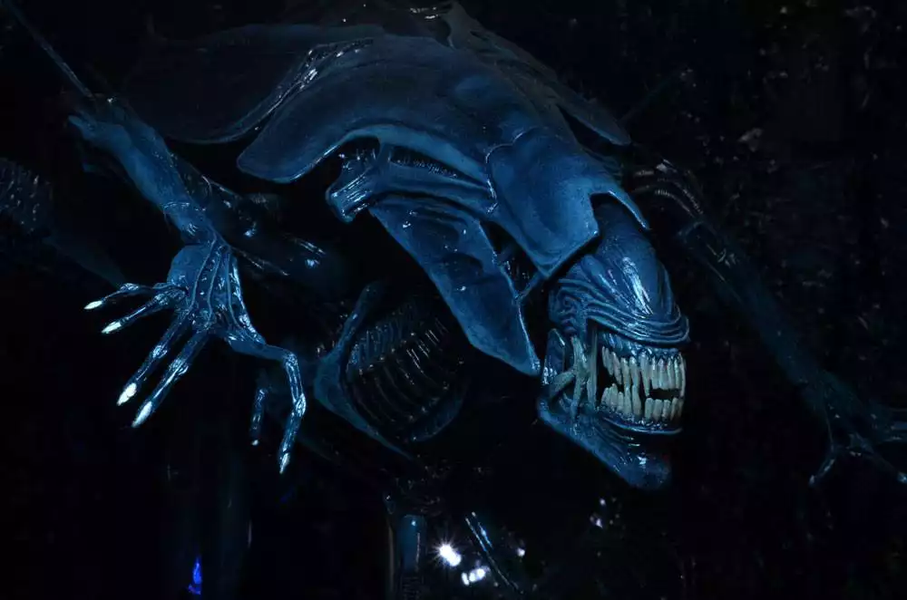 aliens-ultra-deluxe-action-figure-alien-queen-38-cm-1751246701-3