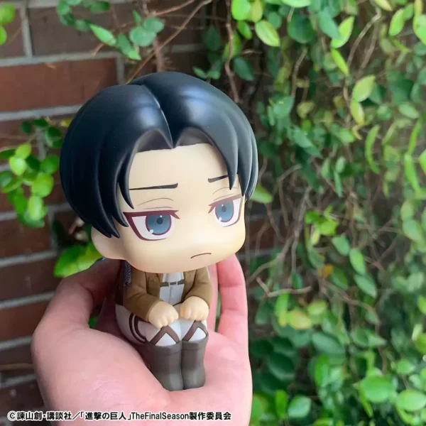 attack-on-titan-look-up-pvc-statue-levi-11-cm-1751232923-6