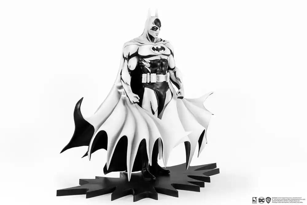 batman-px-pvc-statue-1-8-sdcc-2024-batman-black-white-version-27-cm-1751294703-2