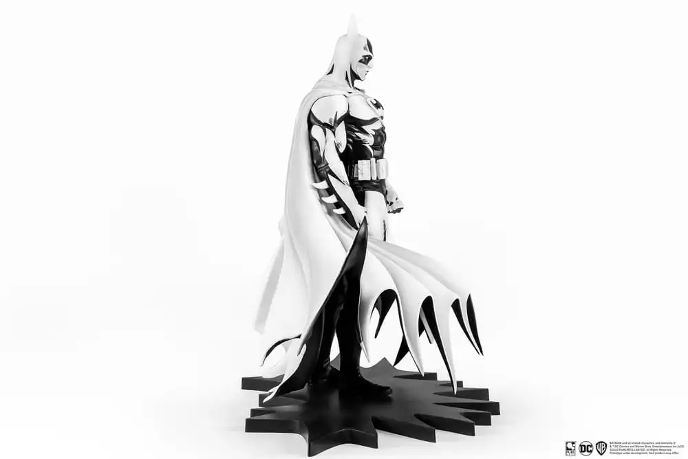 batman-px-pvc-statue-1-8-sdcc-2024-batman-black-white-version-27-cm-1751294706-3