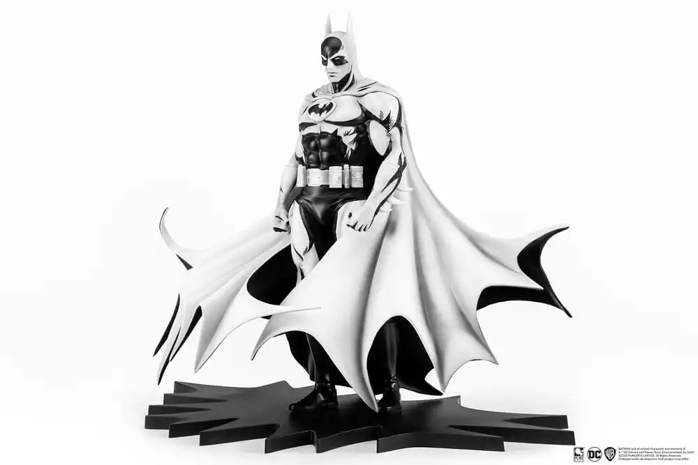batman-px-pvc-statue-1-8-sdcc-2024-batman-black-white-version-27-cm-1751294711-5