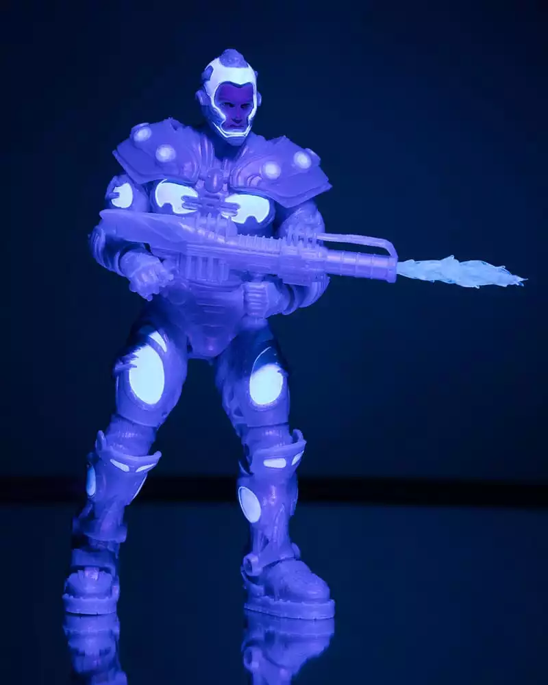 batman-robin-dc-multiverse-action-figure-mr-freeze-black-light-edition-gold-label-18-cm-1751225470-4
