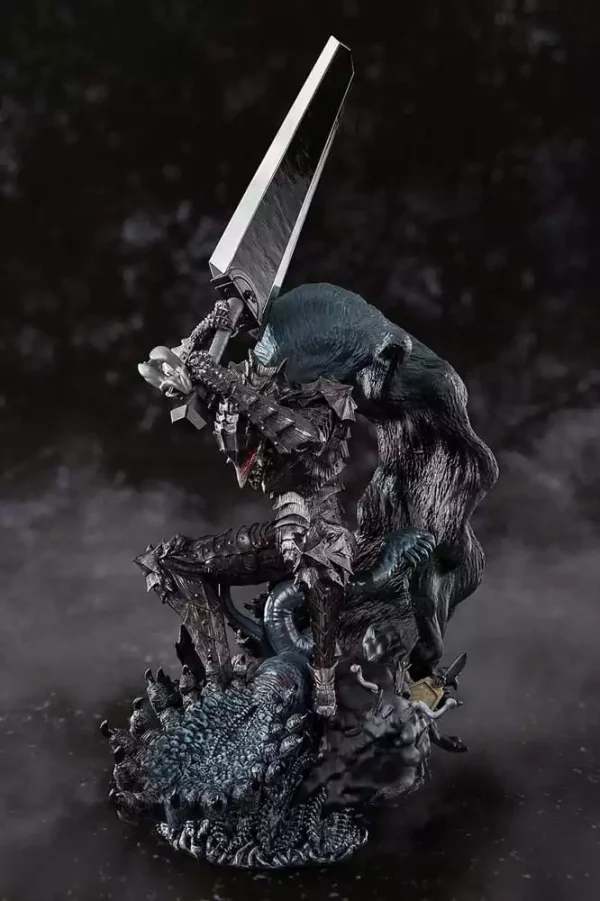 berserk-figuarts-zero-metallic-touch-pvc-statue-guts-berserker-armor-35-cm-1751117558-0