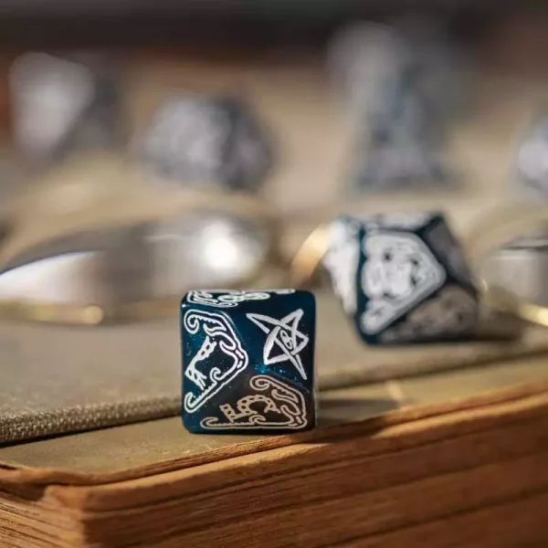 call-of-cthulhu-dice-set-abyssal-white-7-1751296476-4