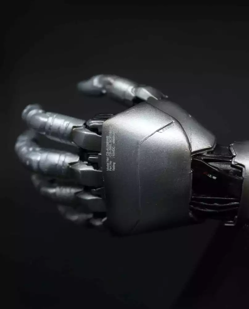 cyberpunk-edgerunners-replica-silverhand-arm-30-cm-1751244782-9