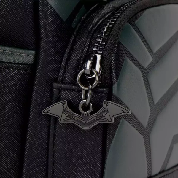 dc-comics-by-loungefly-backpack-batman-cosplay-1751210656-6