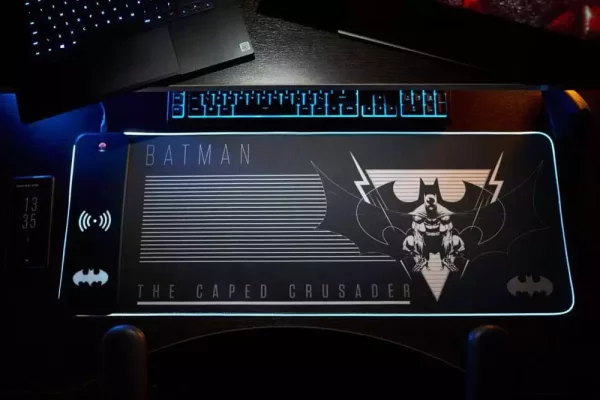 dc-comics-mousepad-with-mobile-charger-batman-1751275059-0 dc-comics-mousepad-with-mobile-charger-batman-1751275059-0