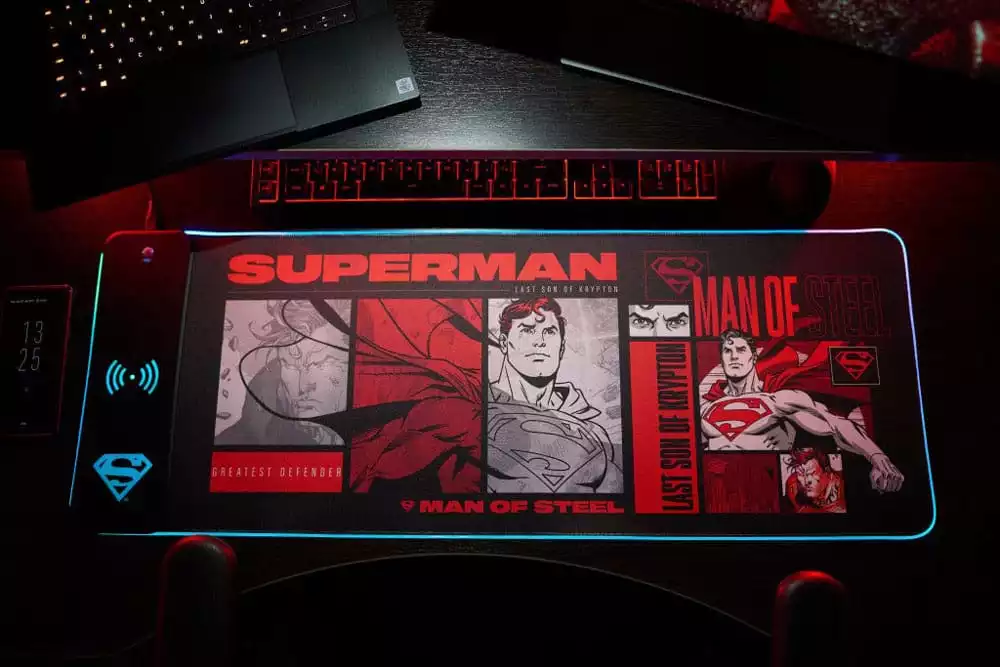dc-comics-mousepad-with-mobile-charger-superman-1751275051-0