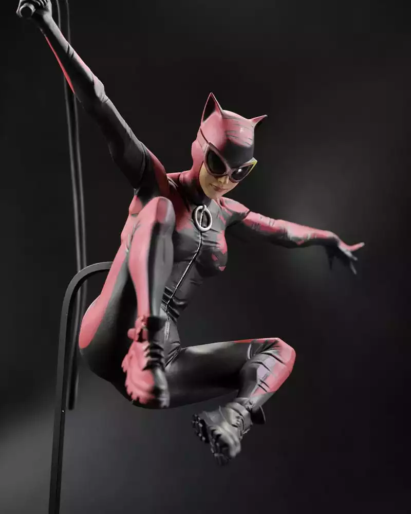 dc-designer-series-statue-1-6-catwoman-by-jock-33-cm-1751226084-2