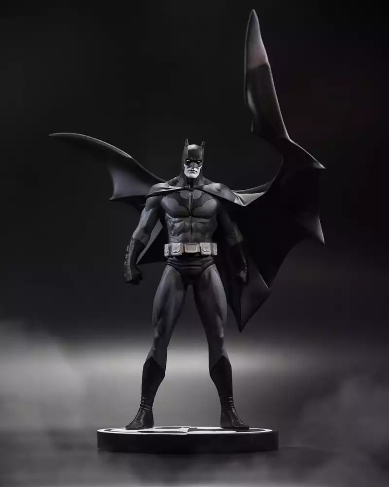 dc-direct-statue-batman-black-white-batman-by-jorge-jimenez-27-cm-1751225990-5