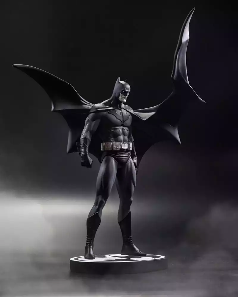dc-direct-statue-batman-black-white-batman-by-jorge-jimenez-27-cm-1751225994-7