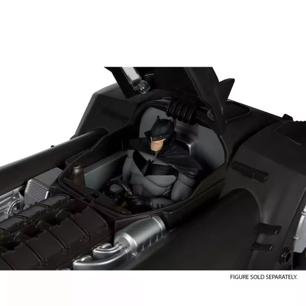 dc-multiverse-vehicle-white-knight-batmobile-gold-label-18-cm-1751223659-3 dc-multiverse-vehicle-white-knight-batmobile-gold-label-18-cm-1751223659-3