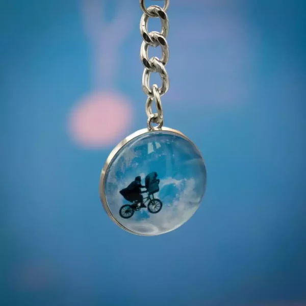 e-t-the-extra-terrestrial-keychain-moon-limited-edition-1751133266-1