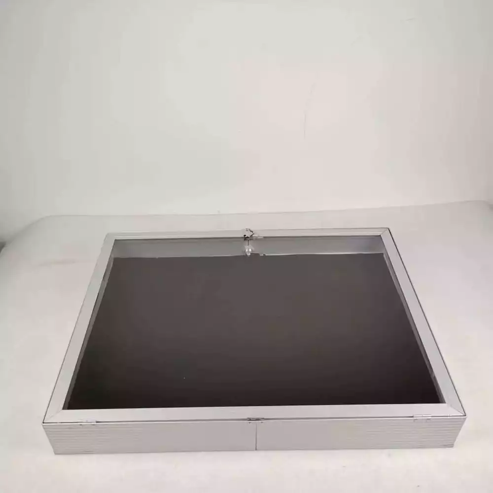evoretro-aluminum-display-case-silver-1751124617-3