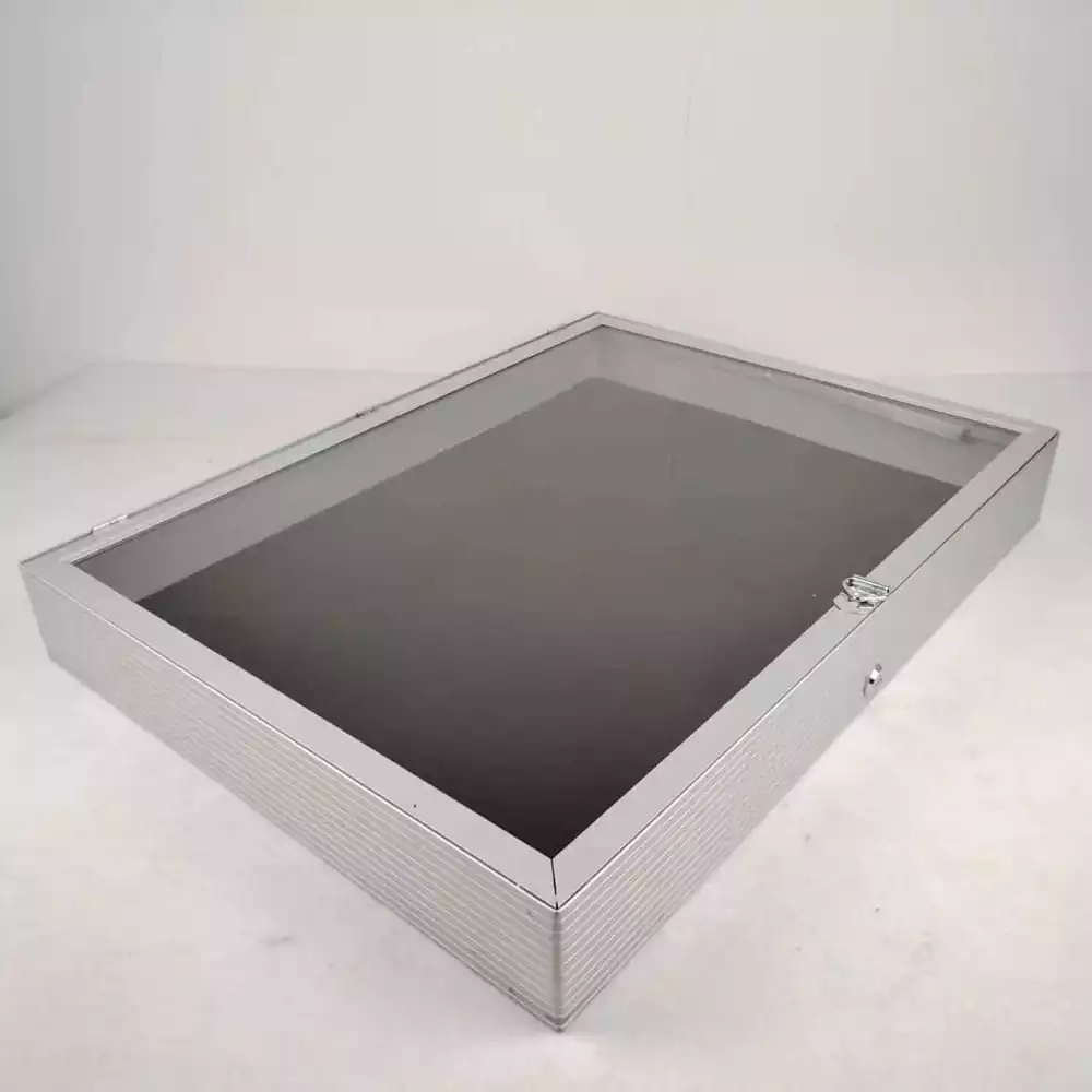 evoretro-aluminum-display-case-silver-1751124618-4
