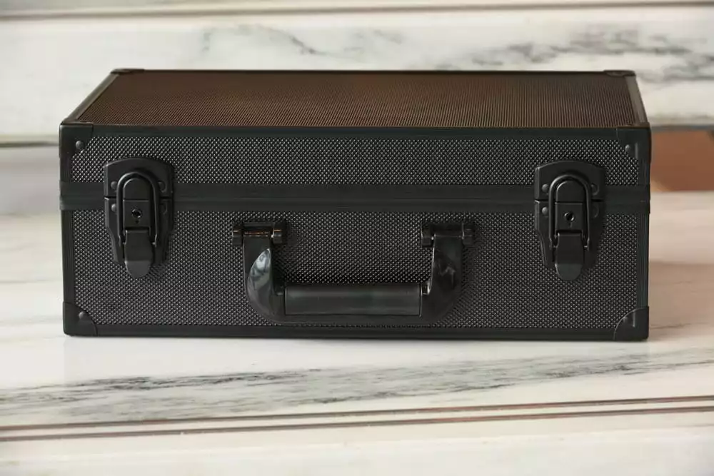 evoretro-trading-card-suitcase-black-1751124772-1