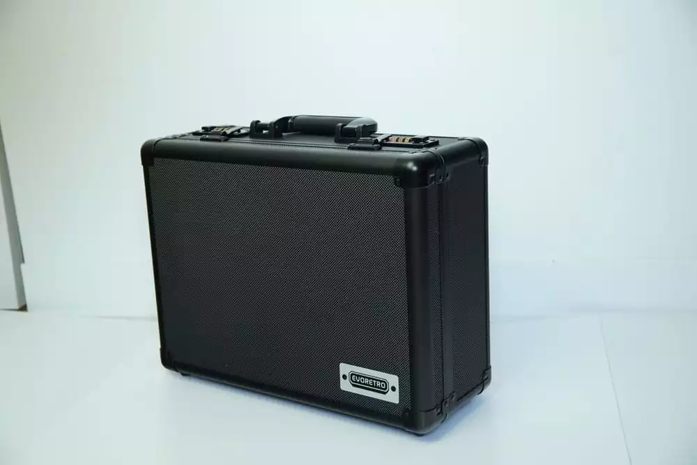 evoretro-trading-card-suitcase-black-1751124775-6