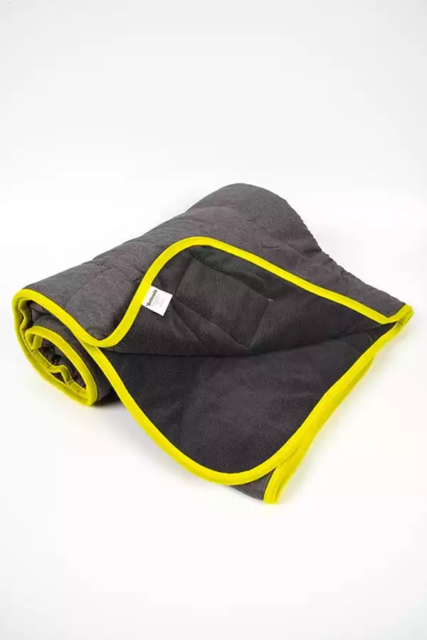 fallout-survival-blanket-vault-tec-140-x-200-cm-1751149490-2 fallout-survival-blanket-vault-tec-140-x-200-cm-1751149490-2