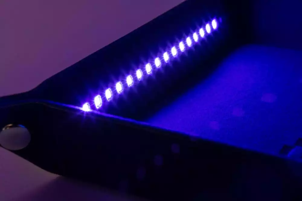 fanroll-shadowlight-folding-blacklight-dice-tray-black-1751132231-1