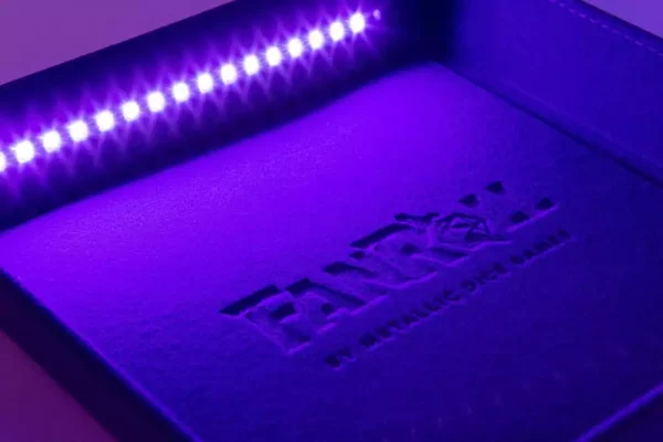 fanroll-shadowlight-folding-blacklight-dice-tray-black-1751132233-3 fanroll-shadowlight-folding-blacklight-dice-tray-black-1751132233-3