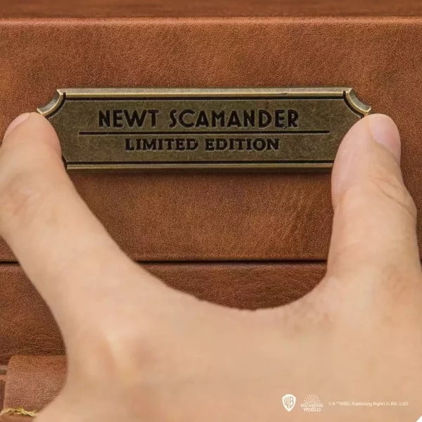 fantastic-beasts-replica-1-1-newt-scamander-suitcase-limited-edition-1751183289-12