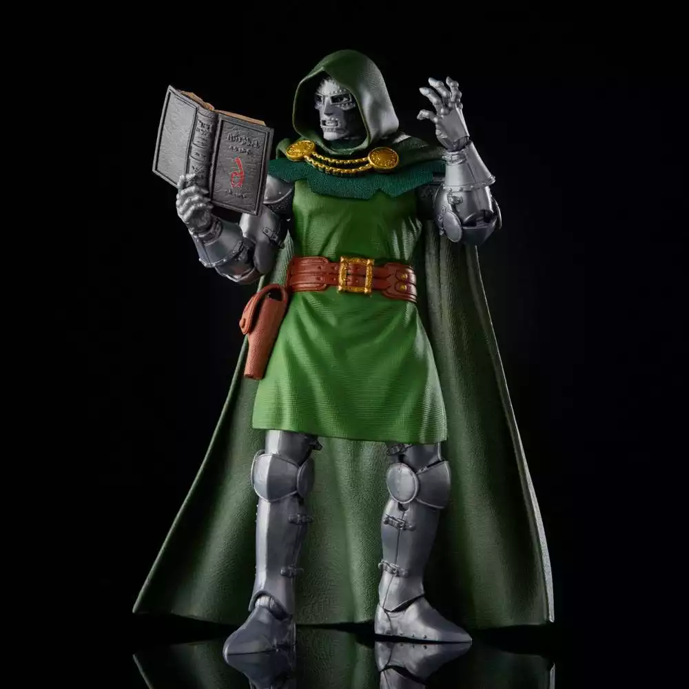 fantastic-four-marvel-retro-collection-action-figure-dr-doom-15-cm-1751157407-1