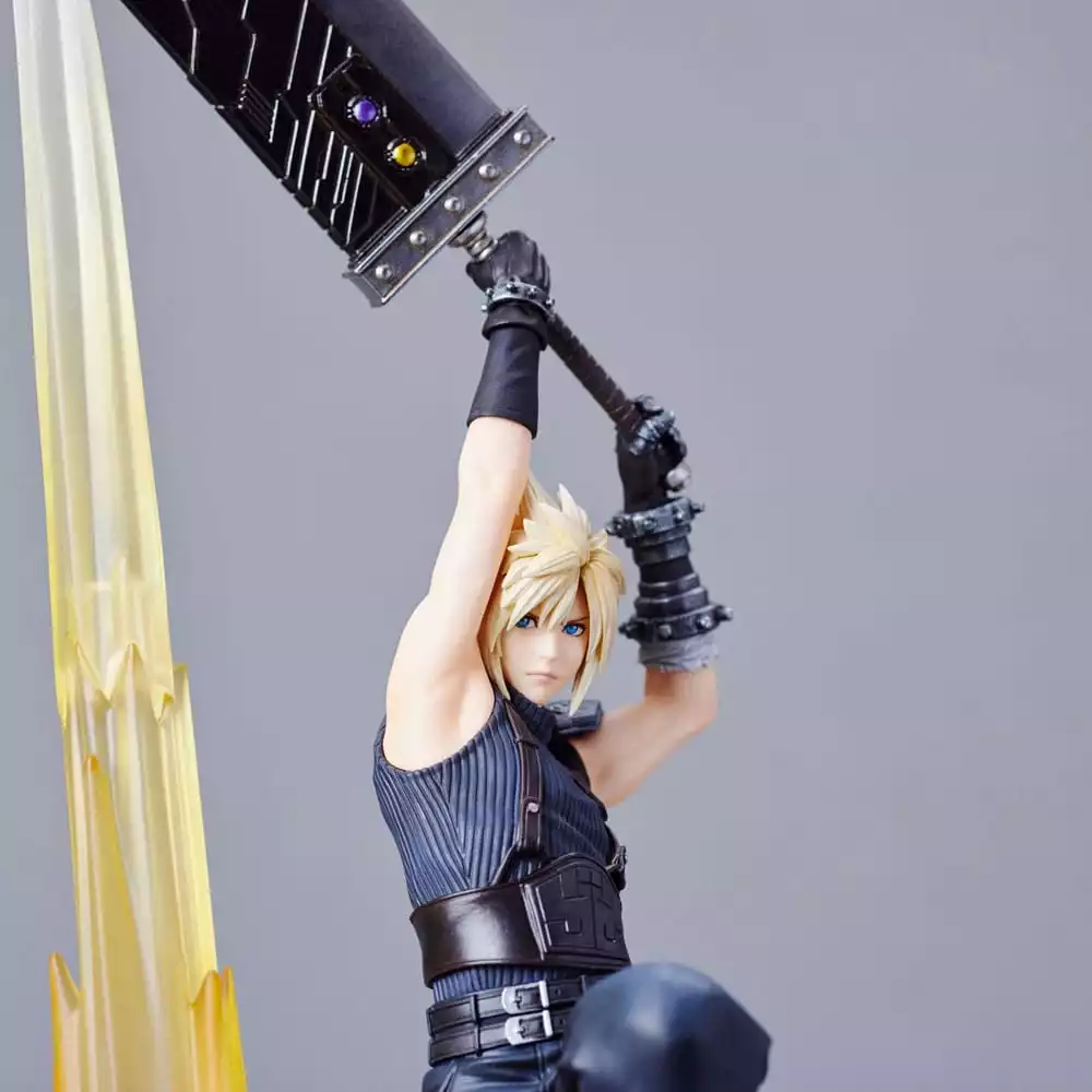 final-fantasy-vii-rebirth-pvc-figure-cloud-strife-30-cm-1751318215-3