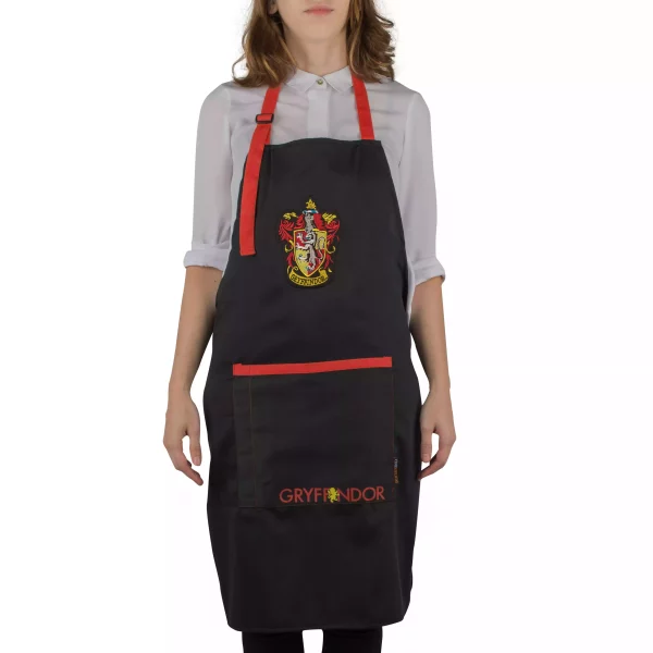 harry-potter-apron-gryffindor-1751183311-4 harry-potter-apron-gryffindor-1751183311-4