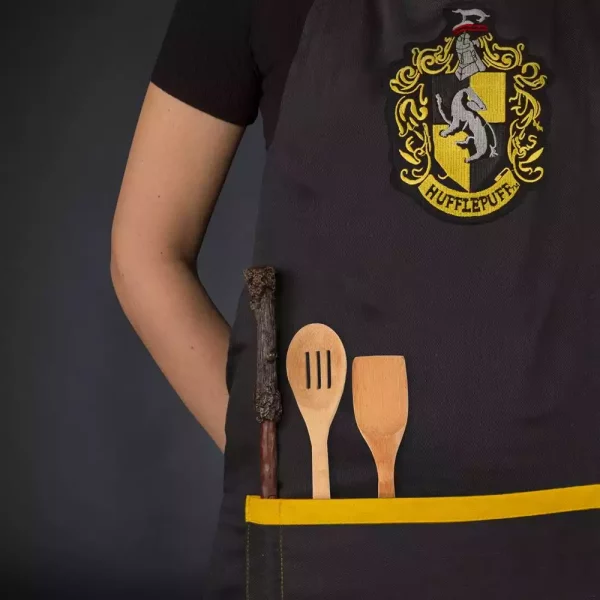 harry-potter-apron-hufflepuff-1751183325-2 harry-potter-apron-hufflepuff-1751183325-2