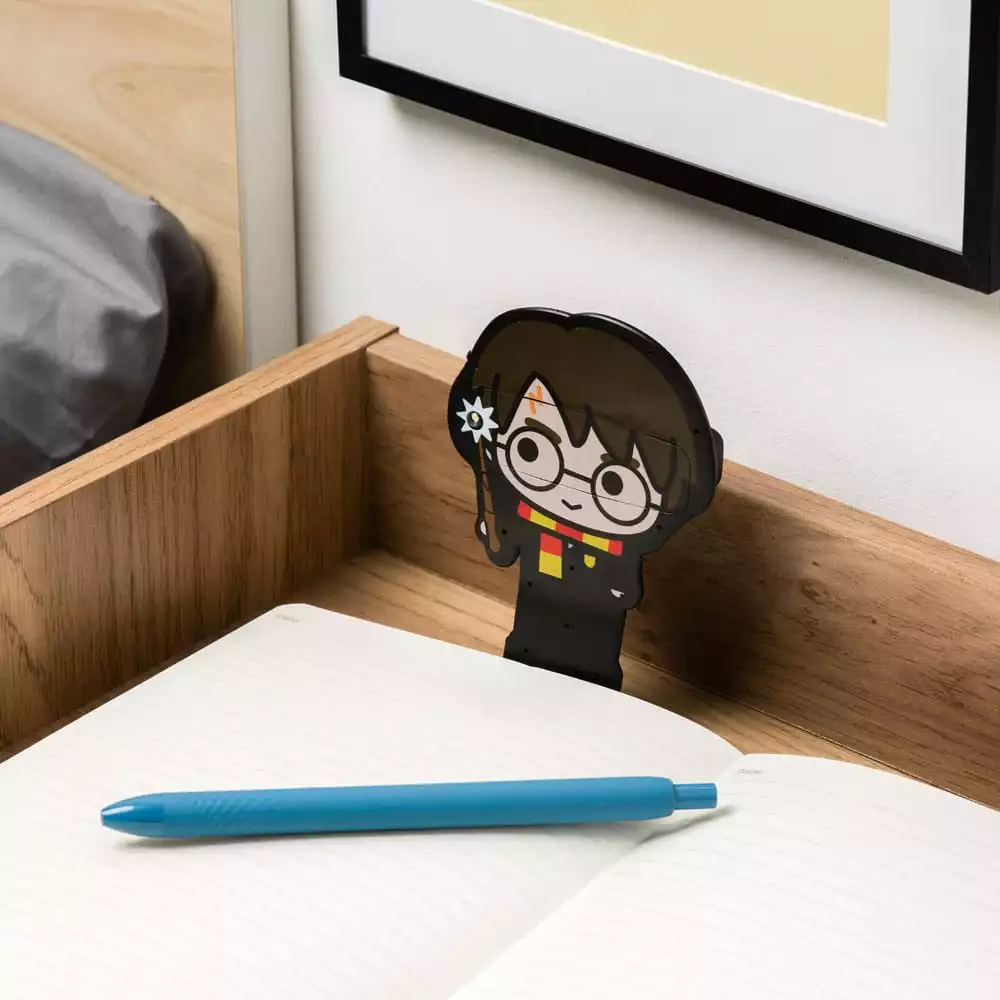 harry-potter-book-light-harry-1751292642-2