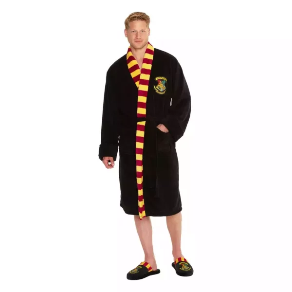 harry-potter-fleece-bathrobe-hogwarts-1751150887-0