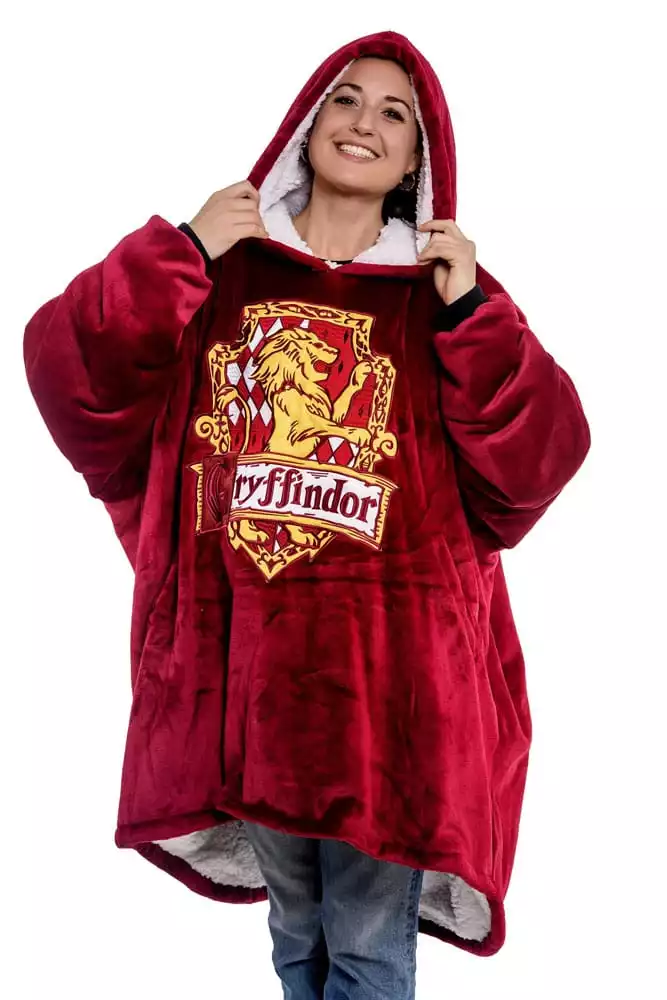 harry-potter-oversized-hoodie-blanket-gryffindor-1751116213-1