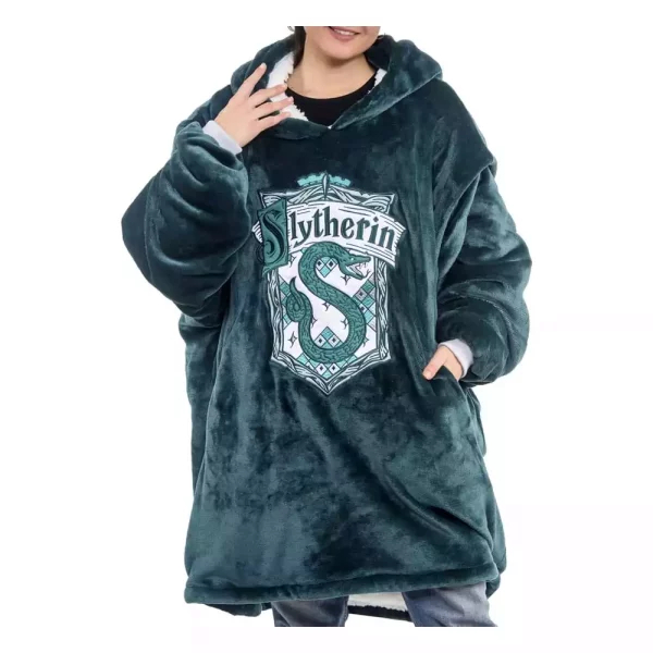 harry-potter-oversized-hoodie-blanket-slytherin-1751116218-0