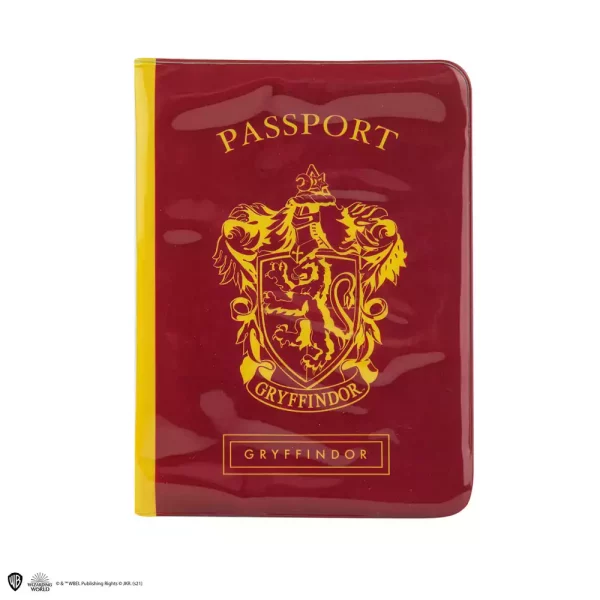 harry-potter-passport-case-luggage-tag-set-gryffindor-1751183482-4 harry-potter-passport-case-luggage-tag-set-gryffindor-1751183482-4