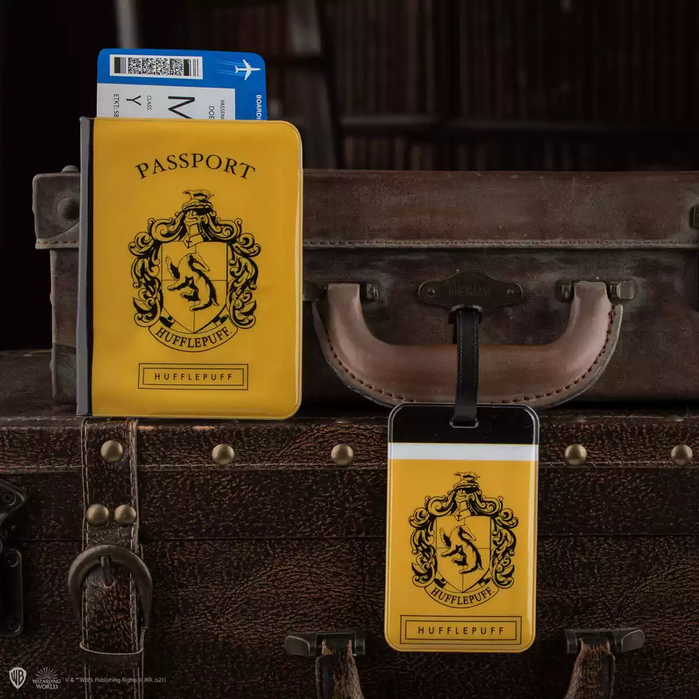 harry-potter-passport-case-luggage-tag-set-hufflepuff-1751183499-1