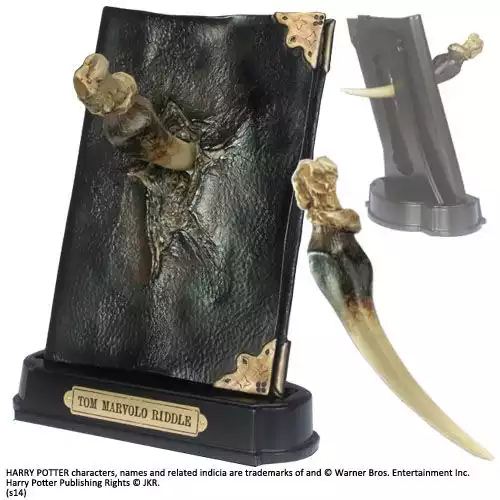 harry-potter-replica-1-1-basilisk-fang-and-tom-riddle-diary-1751276069-0 harry-potter-replica-1-1-basilisk-fang-and-tom-riddle-diary-1751276069-0