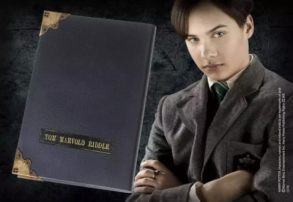 harry-potter-replica-1-1-tom-riddle-diary-1751276060-0 harry-potter-replica-1-1-tom-riddle-diary-1751276060-0