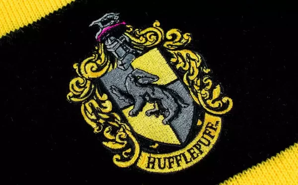 harry-potter-scarf-hufflepuff-bold-stripes-hanger-160-cm-1751116247-2 harry-potter-scarf-hufflepuff-bold-stripes-hanger-160-cm-1751116247-2