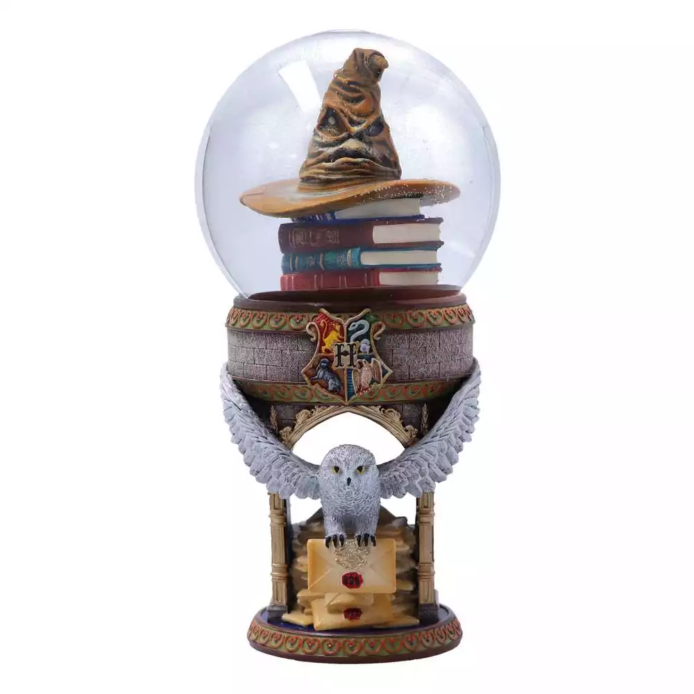 harry-potter-snow-globe-hogwarts-1751251749-0