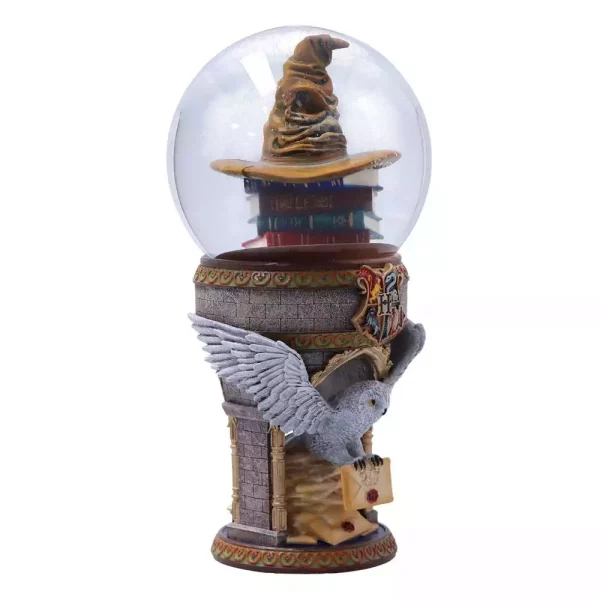 harry-potter-snow-globe-hogwarts-1751251755-3 harry-potter-snow-globe-hogwarts-1751251755-3