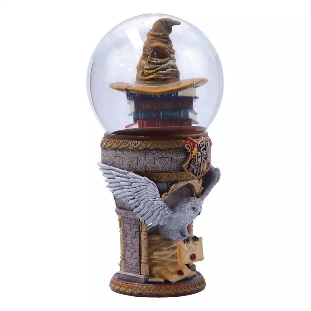 harry-potter-snow-globe-hogwarts-1751251755-3