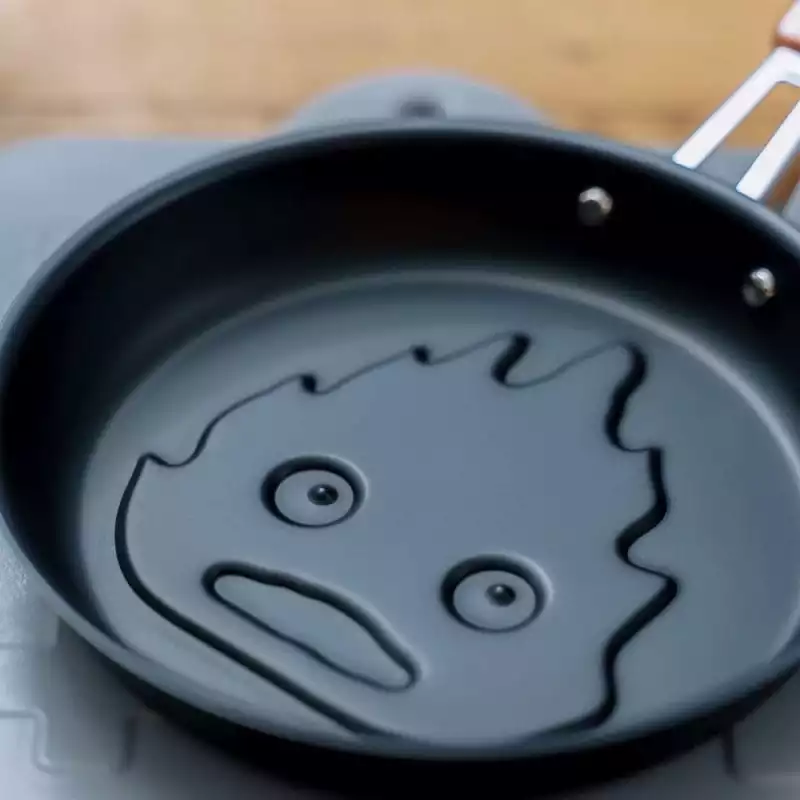 howls-moving-castle-non-stick-pancake-pan-calcifer-1751117685-5