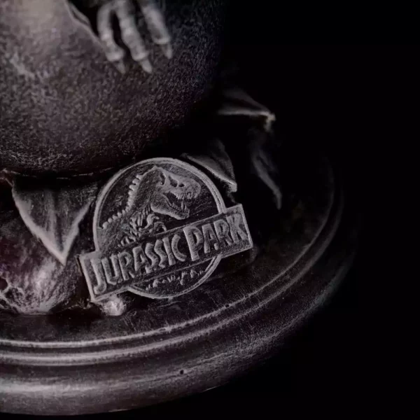 jurassic-park-replicas-30th-anniversary-replica-egg-john-hammond-cane-set-1751133335-4