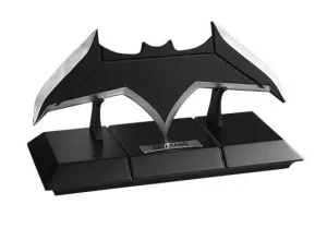 Replica Batarang 1/1 della Justice League