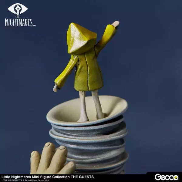 little-nightmares-statue-pvc-the-guests-8-cm-1751312841-16