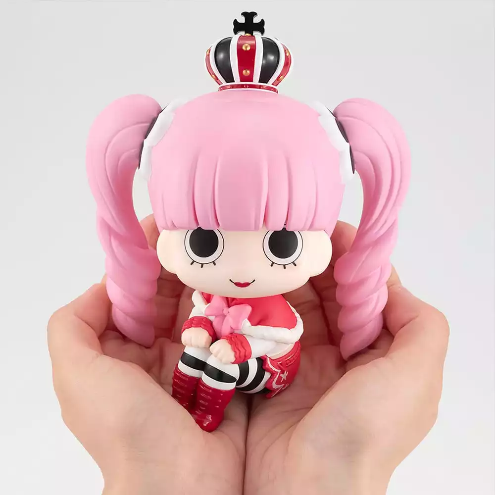 one-piece-look-up-pvc-statue-perona-11-cm-1751230256-1