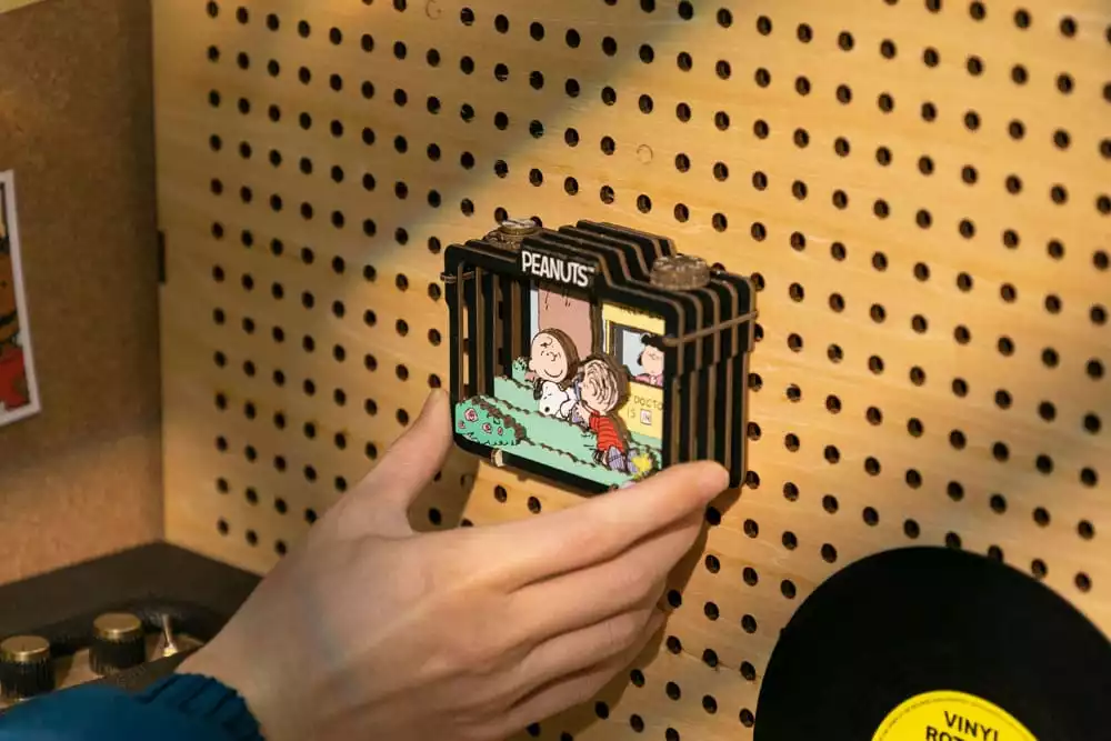 peanuts-puremind-model-kit-wooden-theater-summer-snapshot-1751285464-1