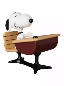 Peanuts UDF Series 18 Mini Figure Snoopy con scrivania 9 cm
