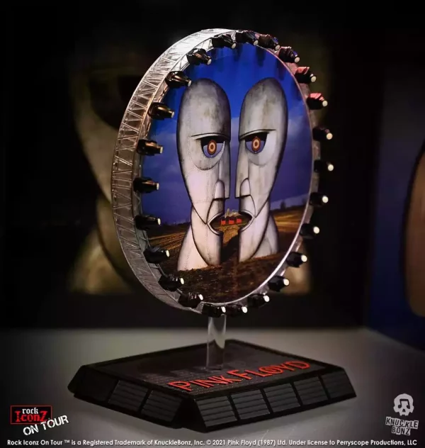 pink-floyd-rock-ikonz-on-tour-statue-projection-screen-1751194867-5