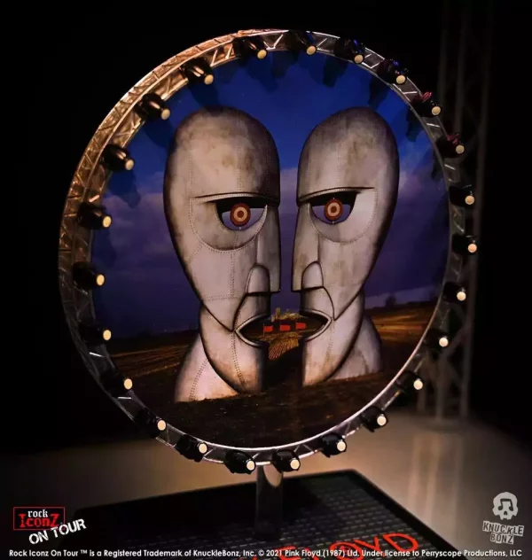pink-floyd-rock-ikonz-on-tour-statue-projection-screen-1751194884-15